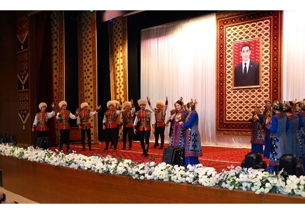“WATAN” kinokonsert merkezinde aýdym-sazly baýramçylyk dabarasy geçirildi
